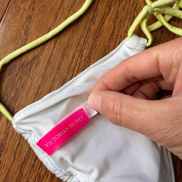 Rare Victoria’s Secret triangle bikini - Picture 5 of 7